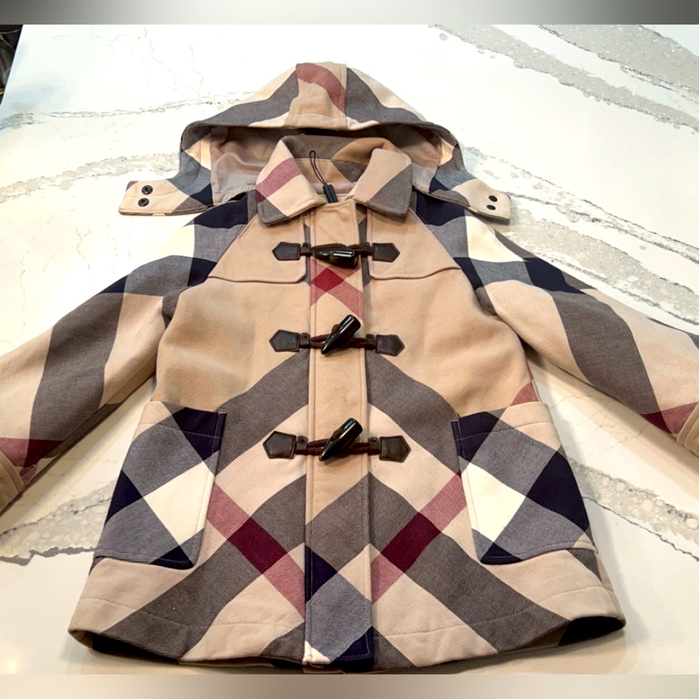 Burberry Girls Icon Check Wool Coat – Luxury Statement Piece (Size 6)